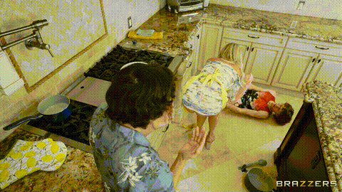 A Very Stepmom Conundrum_p5.gif