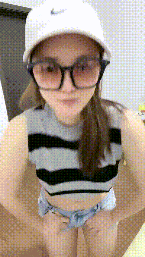 【黑丝秘书】反差眼镜女神_巨乳美臀身材好_刚下海就被狂干无套爆操_2215_p5 (2).gif.gif