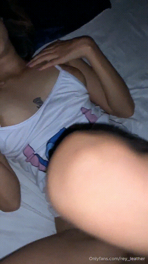 I wake up my stepsister to have morning sex_p40_compressed.gif