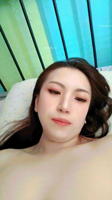 新人御姐~【盈盈大白兔】超高颜值G奶肥臀 怼屏自慰潮吹 (4)516_p5_compressed.gif.gif