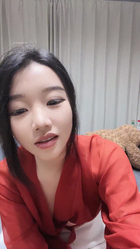 绝美古装女神【七擒孟获】美乳又圆又挺 丝袜美腿 翘臀美鲍 骚爆了 硕大阳具猛插 过瘾 .gif