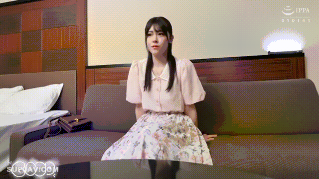 【18岁的超级白皙粉嫩清纯小美女】PKTA010被大叔操到喷水，自己都不好意思笑了，扮小.gif