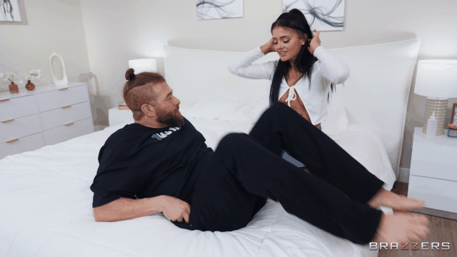 Horny House Sitter Hits The Jackpot_start393s_1s.gif