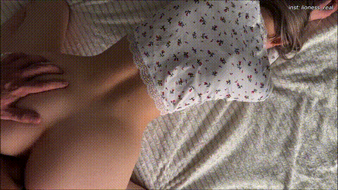My Friend's girlfriend took the opportunity to fuck Me while her Boyfriend .gif