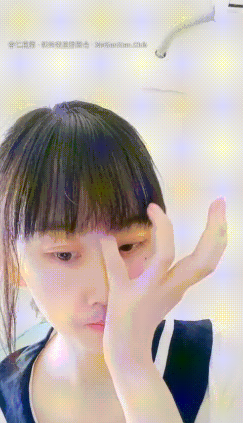 剛19歲無敵粉嫩蘿莉處女粉逼 極品蜜臀天真無邪 初戀的感覺叔叔們喜歡你的一字馬_p80.g.gif