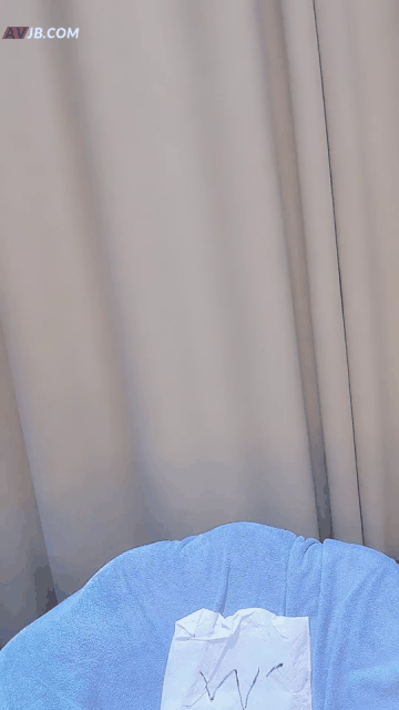 抖音網紅女神下海【小饞貓】好美啊，絕對讓你一眼愛上，真是個超級反差的極品尤物，嫩.gif