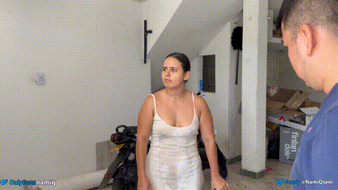 Suegra joven llega justo en la momento indicado y es mojada._p5.gif