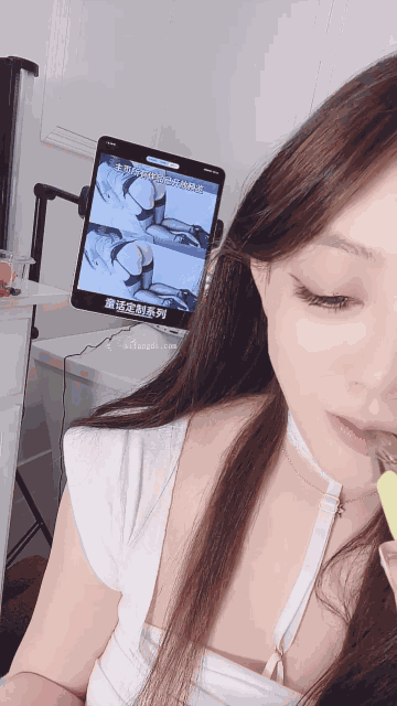 mp4_ 3_start3976s_1s_compressed.gif
