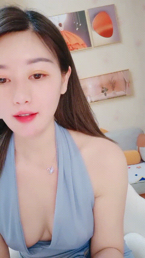 长发气质网红脸妹子，高挑模特身材岔开腿特写少毛逼逼_p40.gif