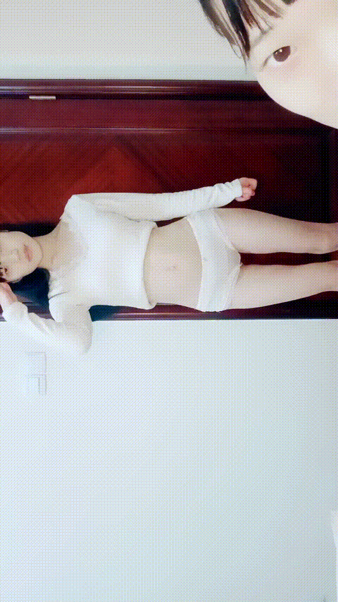 两个尤物【奈奈酱】闺蜜互相自慰 两个都很白很嫩 大奶长腿 尤其是掰开无毛嫩穴又粉又.gif