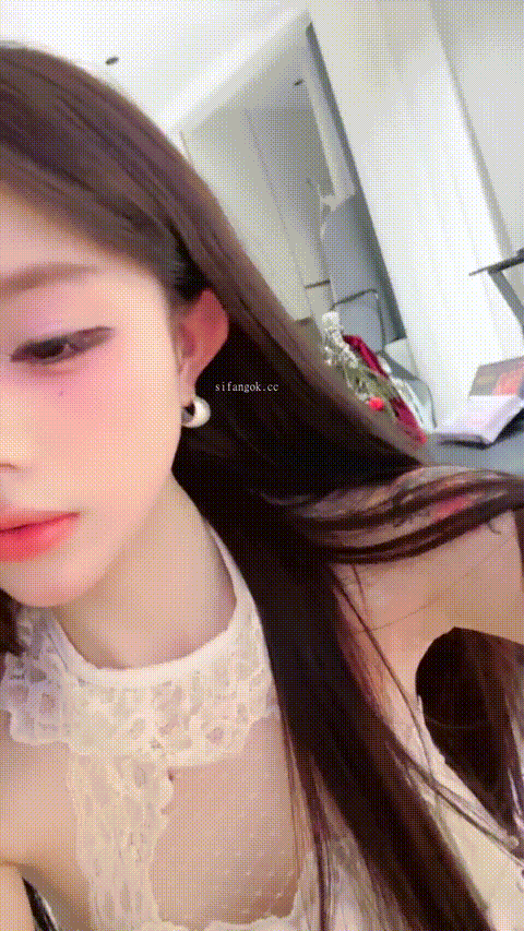 千年难寻 顶级美女【兔】黑丝翘臀 道具猛抽插 流白浆 沐浴 超爽啊 (3)_p80_compressed.gif