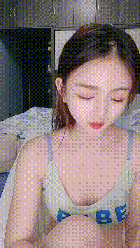 小鱼塘_，身材颜值天花板骚舞诱惑自慰喷水_1_p60.gif