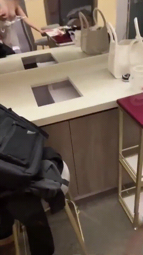 良家人妻偷情打电话强烈反差 对白真实刺美女也这么逗比吗_p20_compressed.gif.gif
