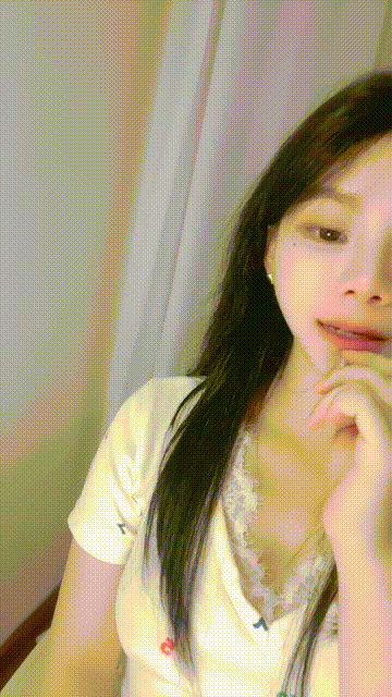超美小姐姐【一个小板栗】白净清新 圆圆的奶子 好干净无毛粉逼 一条缝宛如一线天 跳蛋.gif