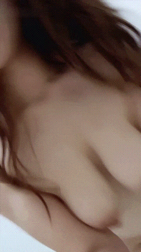 清纯少女【想调坏男人】超大乳晕吊钟巨乳 完美身材 长腿翘臀粉嫩逼逼 全裸大玩嫩逼道.gif