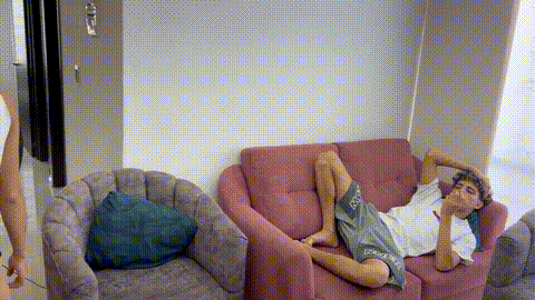 Mi little stepsister gets stuck in the fridge and I take the opportunity to give.gif