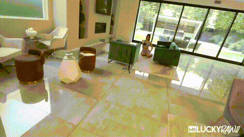 Violet Myers Acts Like A Pro Slut In POV Sex_p5_compressed.gif