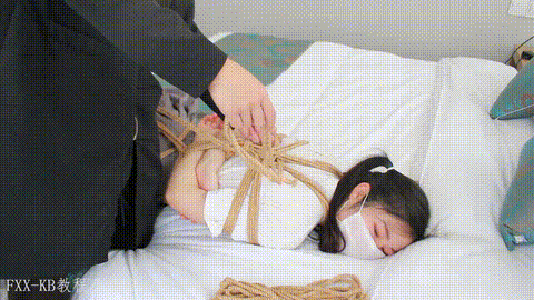今日黄片_ FXX_FXX_KB教程及专访_应粉丝要求，本期看点KB教程及对小晓SM系列感受访谈.gif