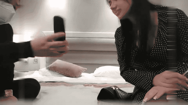 【七天高端外围】鬼佬妹做全套_舔弄上位骑乘抽插猛操非常诱人_5p.gif.gif