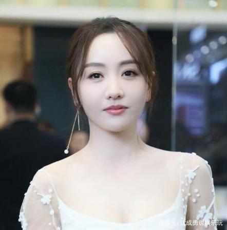 杨蓉.jpg