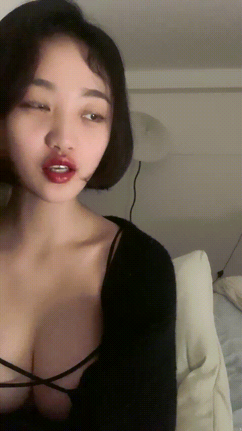 天天想鼠_G奶校花女神_首次道具自慰！舔逼舔奶舌吻_合集16部_13_p20.gif.gif