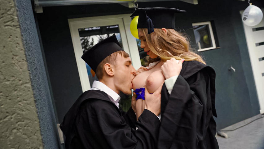 College Graduanal.jpg