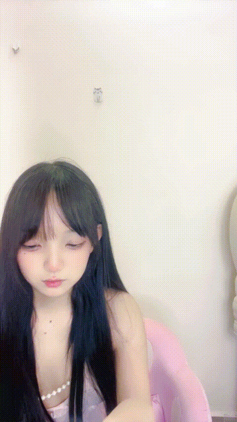 校花女神下海【鬼鬼啊】纤细小蛮腰~裸舞~道具自慰_p40.gif