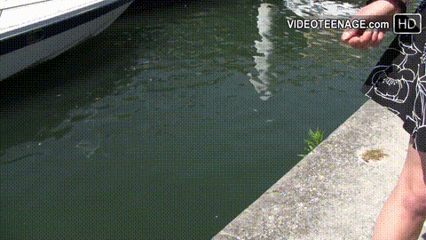 Lovely 18 year photo model Leslie does her first nude video casting_p5_compressed.gif