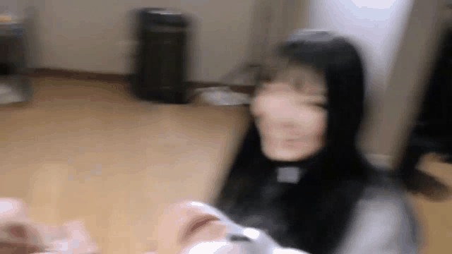 双飞玩弄两个极品颜值白虎JK裙子卡哇伊少女 鸡巴插着一个 手指操着一个 主打一个雨露均.gif